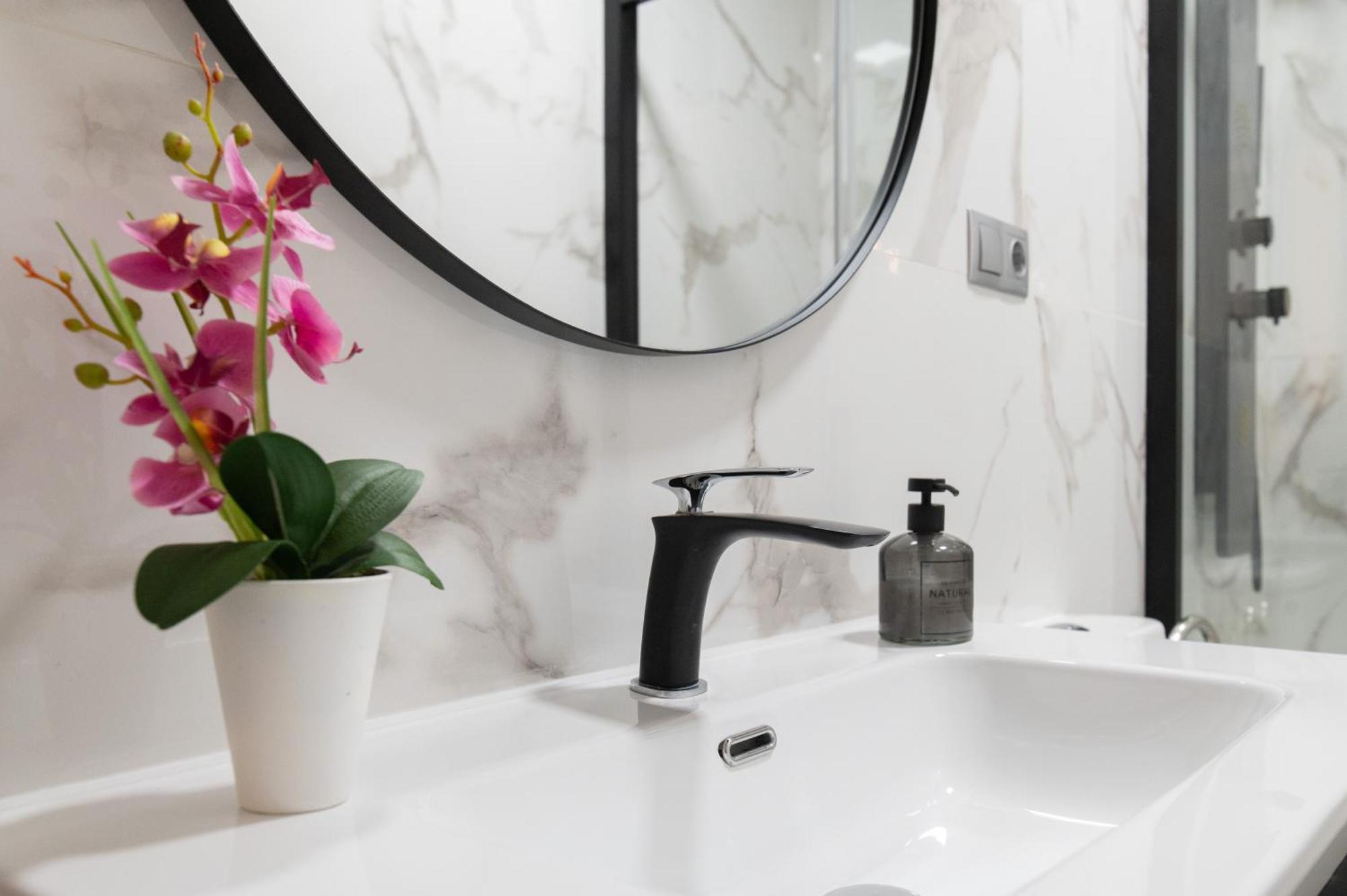 Apartamento Triana Habitame Inmobiliaria Siviglia Esterno foto